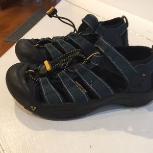 Boys Keen sandals